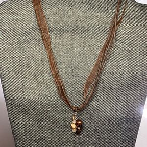 Fresh water pearl pendant necklace